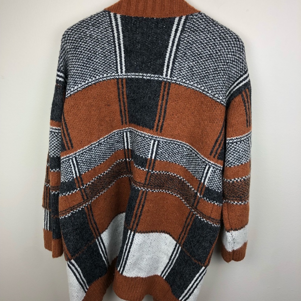 Re named Open Front Cardigan Color Block Sweater - Picture 7 of 8